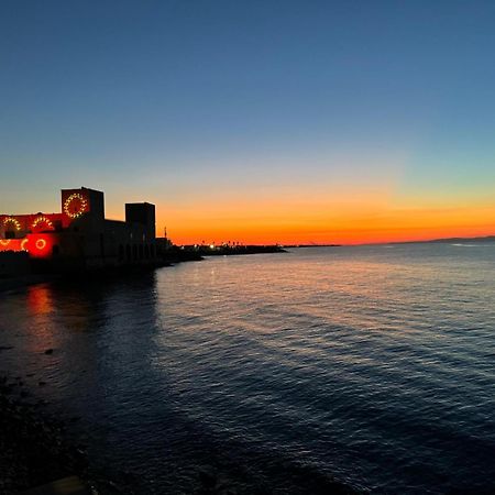 Dimora Alba Sul Mare Hotel Trani Buitenkant foto